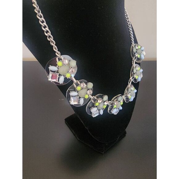 Ann Taylor Loft NWT faux crystal and silver statement necklace sea blue and gr - Picture 2 of 7